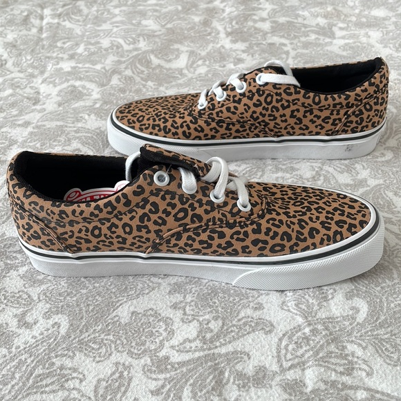 NWOT Vans Leopard Authentic Shoe Size 7 - Picture 4 of 6